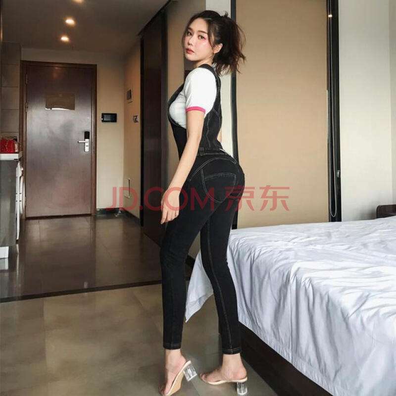 比起穿和服的女员工，我更厌恶那些“袒胸露乳”的女网红们！